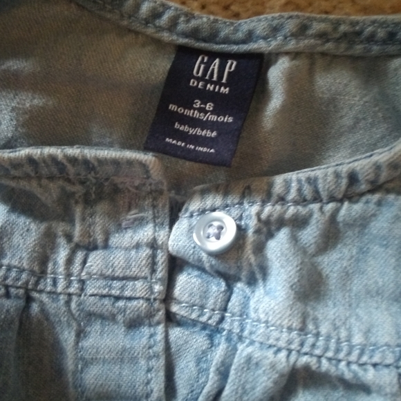 Cute baby gap one piece for baby Girl - Picture 2 of 2